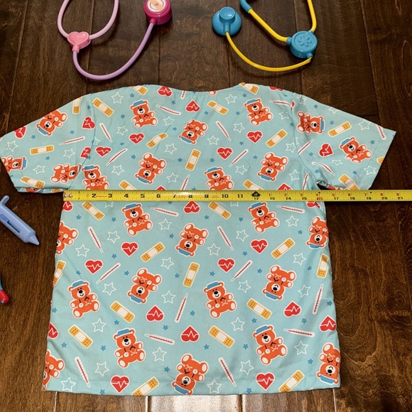 Melissa and Doug Melissa & Doug Pediatric Nurse Role Play Costume Set size 5-7 - Picture 4 of 4